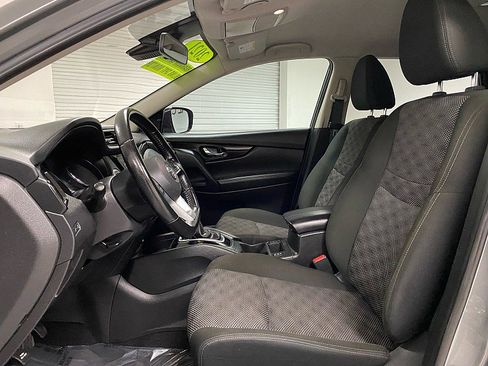 Used 2021 Nissan Rogue Sport SV image 11