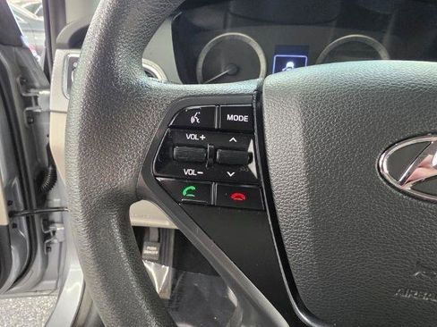 Used 2016 Hyundai Sonata SE FWD image 11