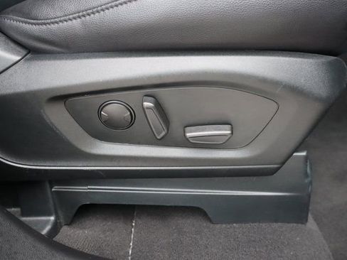 Used 2024 Ford Explorer Limited image 13