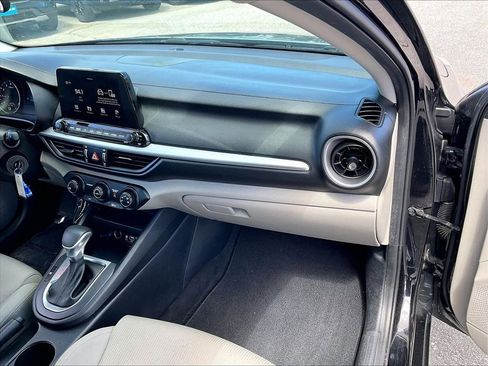 Used 2020 Kia Forte LXS FWD image 12