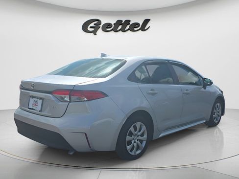 Used 2024 Toyota Corolla LE FWD image 5