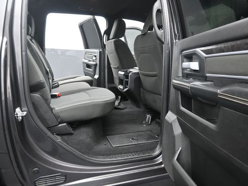 Used 2024 RAM 3500 Big Horn w/ Night Edition AWD/4WD image 17