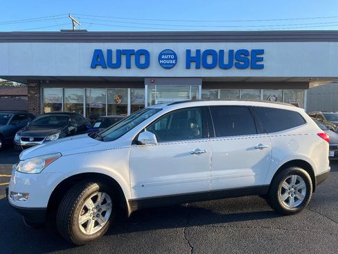 Used 2010 Chevrolet Traverse LT w/ Personal Connectivity Package image 1