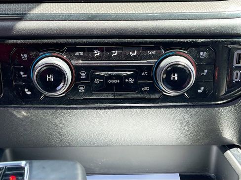 Used 2024 Chevrolet Silverado 1500 ZR2 w/ Technology Package image 16