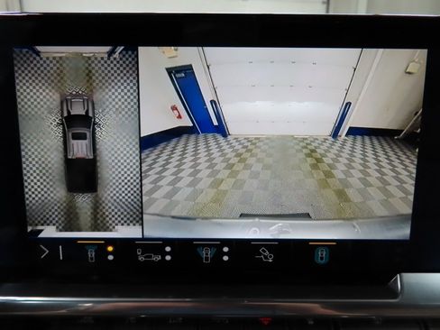 Used 2024 Chevrolet Silverado 2500 High Country image 15