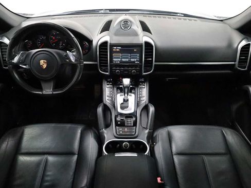 Used 2014 Porsche Cayenne Platinum Edition AWD/4WD image 26