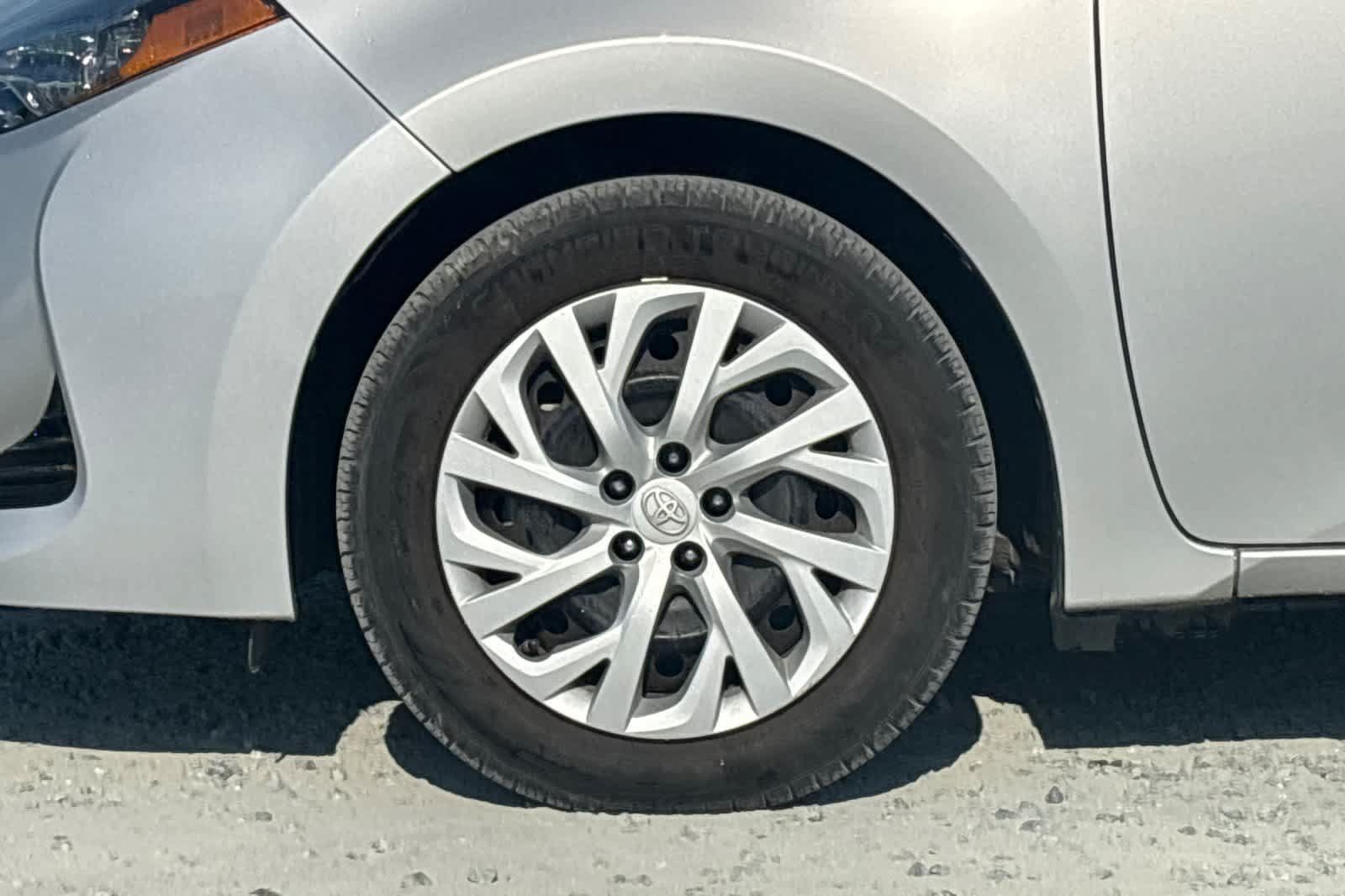 Used 2019 Toyota Corolla LE FWD image 12