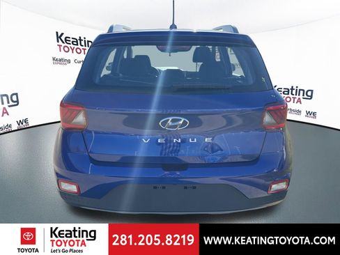 Used 2023 Hyundai Venue SEL image 6