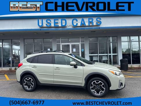 Used 2017 Subaru Crosstrek 2.0i Premium w/ Moonroof Package AWD/4WD image 1