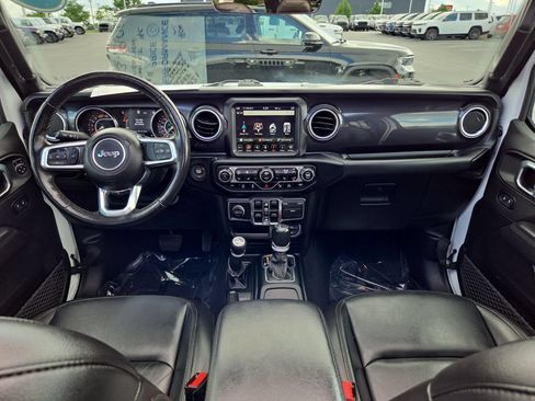 Used 2021 Jeep Wrangler Unlimited Sahara AWD/4WD image 18