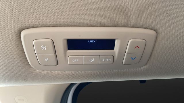 Certified 2024 Kia Carnival EX FWD image 31