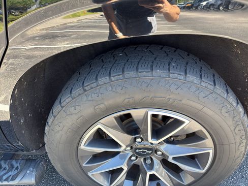 Used 2021 Chevrolet Tahoe Z71 w/ Z71 Off-Road Package image 10