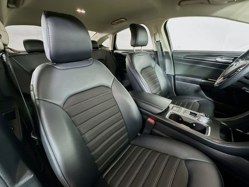 Used 2018 Ford Fusion SE w/ Equipment Group 201A image 26