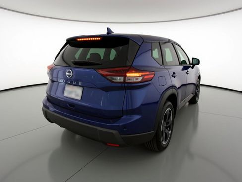 Used 2025 Nissan Rogue SV FWD image 9