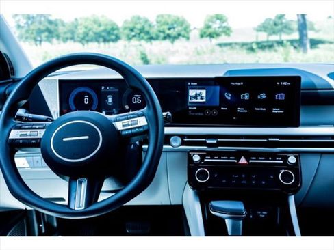 New 2025 Hyundai Tucson SEL image 15