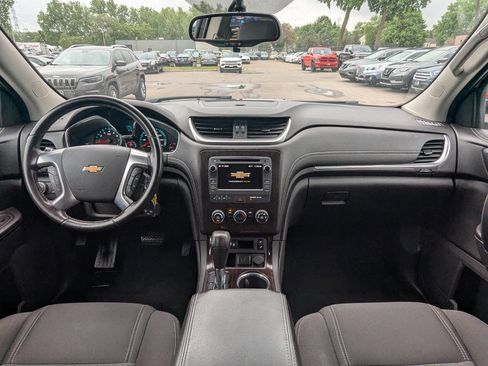 Used 2017 Chevrolet Traverse LT w/ Style and Technology Package AWD/4WD image 2