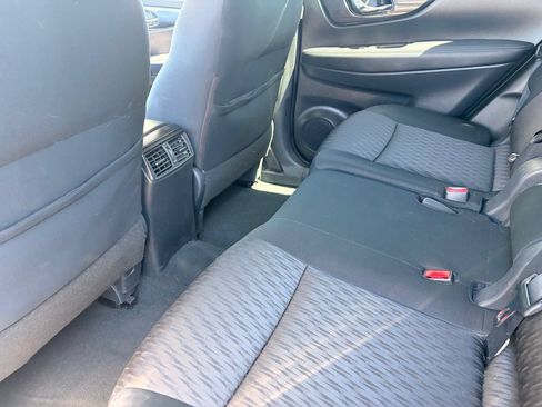 Used 2018 Nissan Rogue S FWD image 16