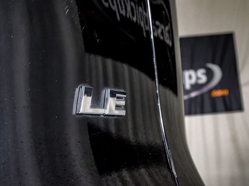 Used 2021 Toyota RAV4 LE FWD image 42