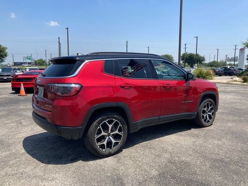 Used 2025 Jeep Compass Limited AWD/4WD image 5