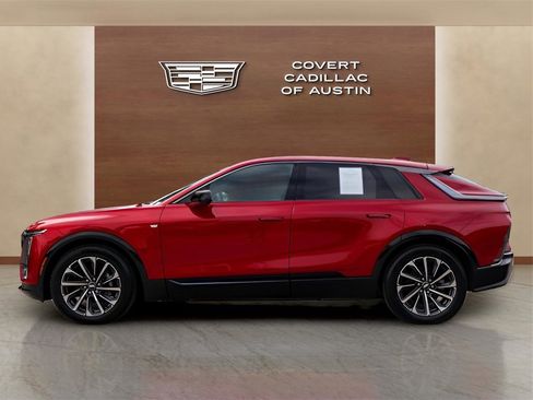 Used 2024 Cadillac Lyriq Sport image 2