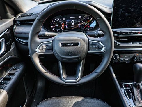 Used 2024 Jeep Compass Trailhawk image 22