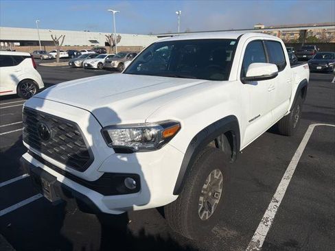 Certified 2023 Toyota Tacoma TRD Off-Road image 4