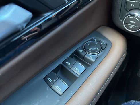 New 2026 Chevrolet Suburban High Country AWD/4WD image 42