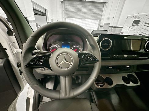 New 2025 Mercedes-Benz Sprinter 3500 image 24