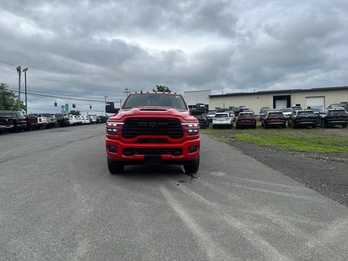 Used 2026 RAM 2500 Laramie AWD/4WD image 8