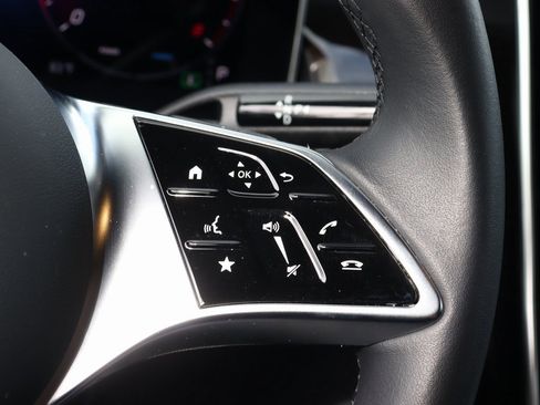 Used 2025 Mercedes-Benz GLC 300 GLC 300 image 36