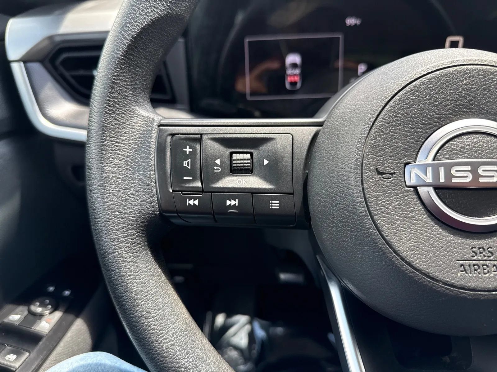 Used 2025 Nissan Kicks S FWD image 18
