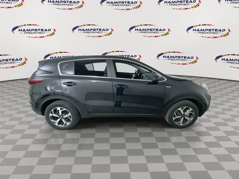 Used 2022 Kia Sportage LX AWD/4WD image 9