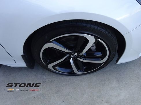 Used 2019 Honda Accord Sport image 10