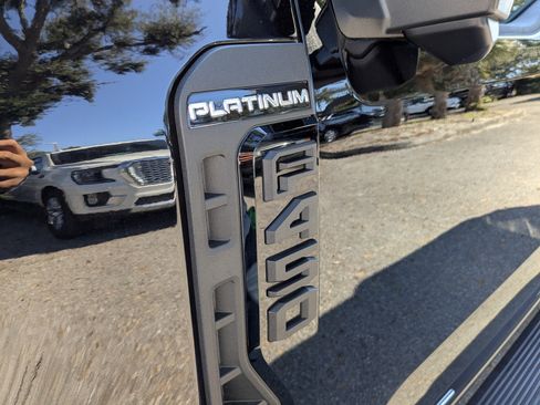 Used 2025 Ford F450 Platinum w/ FX4 Off-Road Package image 10