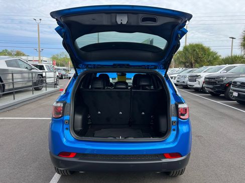 Used 2025 Jeep Compass Limited AWD/4WD image 16