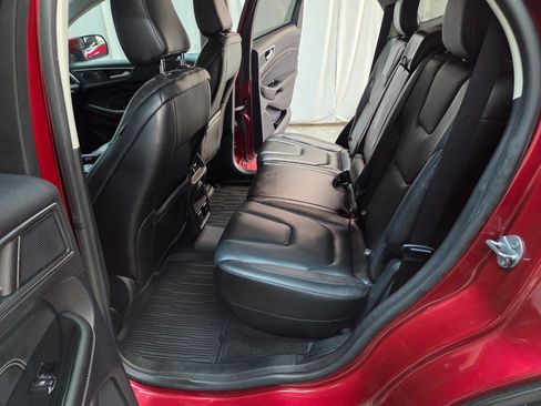 Used 2020 Ford Edge Titanium w/ Equipment Group 301A AWD/4WD image 16