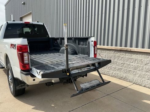 Used 2021 Ford F350 Lariat w/ Chrome Package image 24