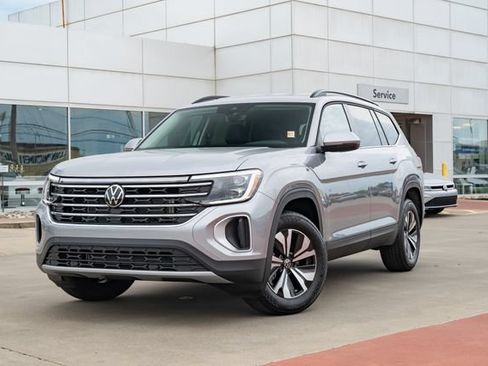 New 2026 Volkswagen Atlas SE FWD image 2