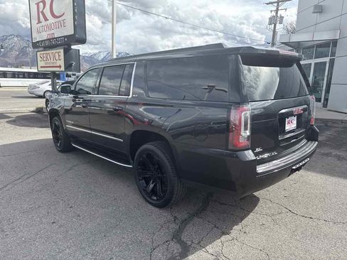 Used 2020 GMC Yukon XL SLT image 7