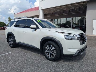 Used 2024 Nissan Pathfinder SL