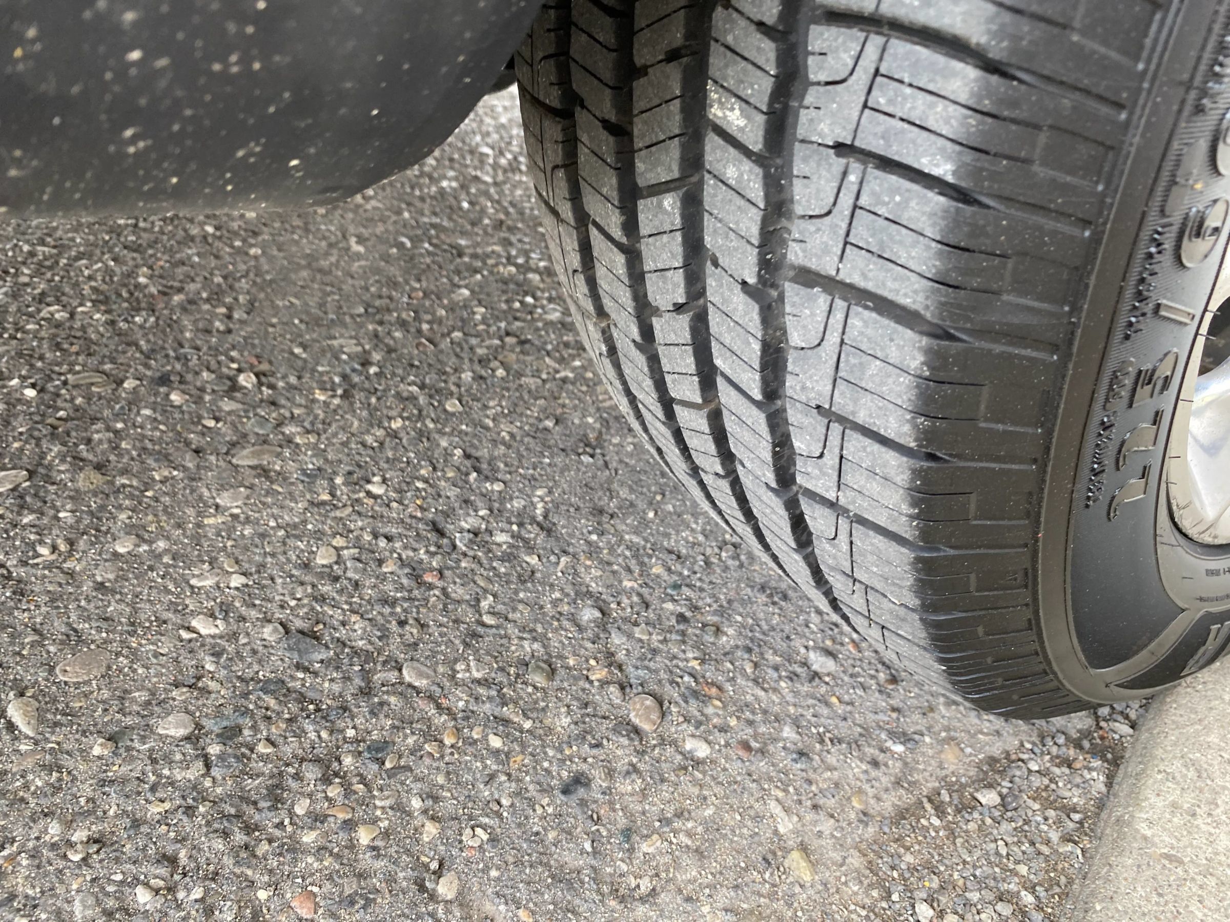 Used 2015 Jeep Cherokee Limited w/ Luxury Group AWD/4WD image 29