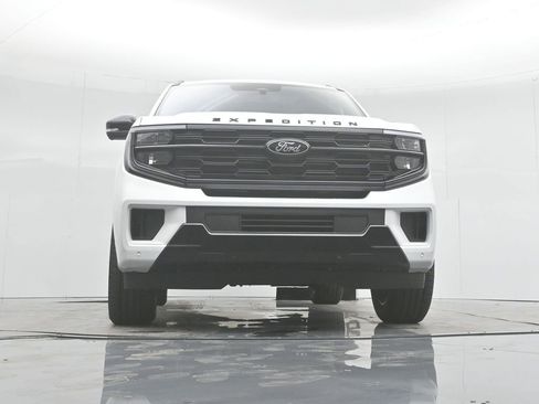 New 2025 Ford Expedition Platinum w/ Stealth Performance Package image 56