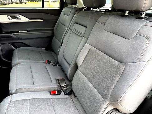 Used 2025 Ford Explorer Active RWD image 23