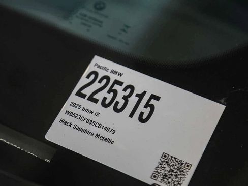 Used 2025 BMW iX xDrive50 w/ Premium Package image 27