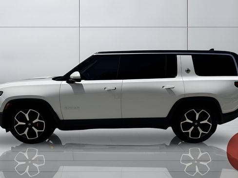 Used 2024 Rivian R1S Adventure AWD/4WD image 3