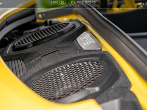 Used 2023 Porsche 911 Targa 4S w/ Premium Package image 18