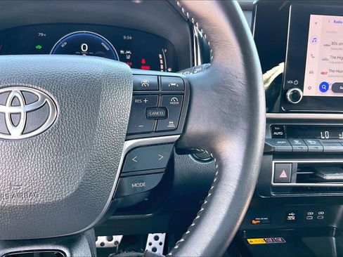 Used 2025 Toyota Camry SE FWD image 49