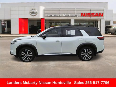 Used 2025 Nissan Pathfinder Platinum w/ Cargo Package FWD image 8