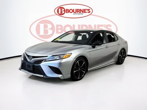 Used 2020 Toyota Camry XSE FWD image 5