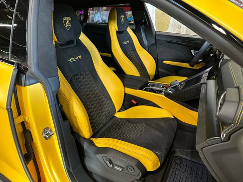 Used 2022 Lamborghini Urus Base image 20
